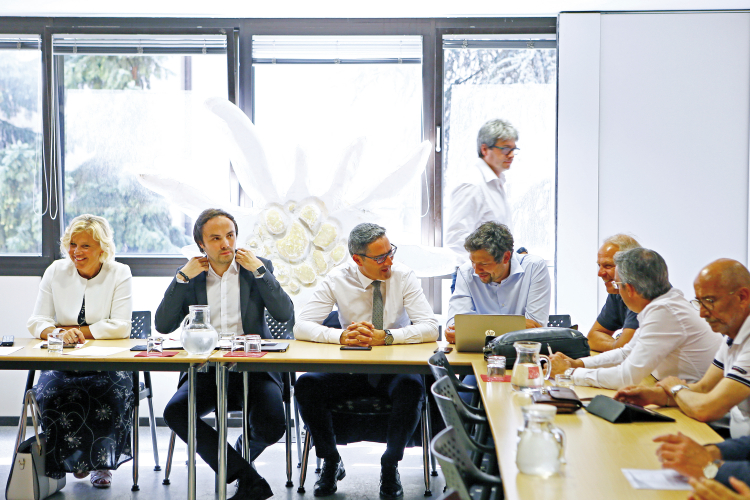 Parteileitung