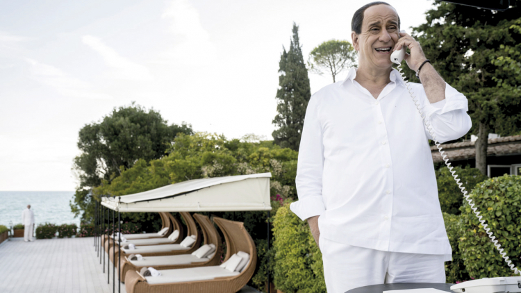 Toni Servillo als Silvio Berlusconi