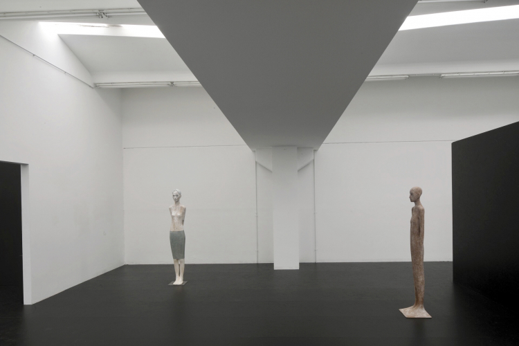 Figuren des Grödner Bildhauers Walter Moroder: Das Eigene gefunden und dennoch das alte Handwerk eingeschlossen. Figuren des Grödner Bildhauers Walter Moroder