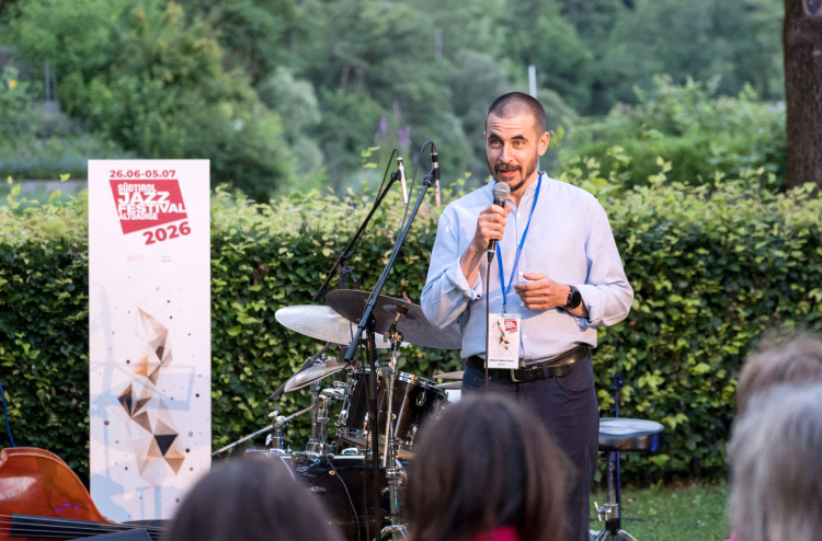 Das Jazz Festival ist ein nomadisches: zehn Tage, 53 Konzerte in ganz Südtirol. Co-Leiter Stefan Festini Cucco (im Bild) ist zufrieden.