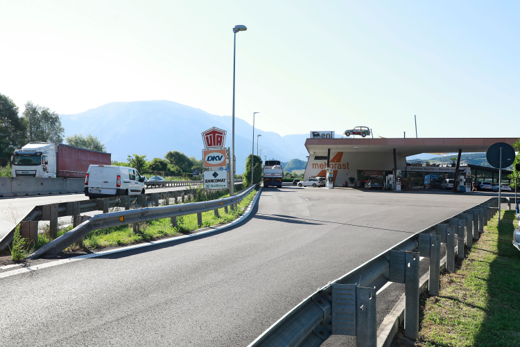 Tankstelle Meborast an der Schnellstraße bei Bozen: Ihr Betreiber Richard Kompatscher plant eine weitere Raststätte an der Mebo bei Lana.