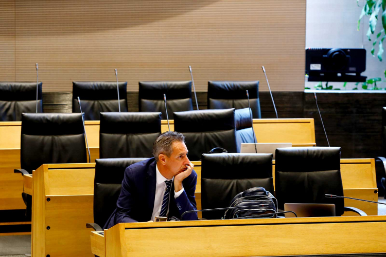 Fleißig, seriös, bisweilen isoliert: Diego Nicolini im Landtag. Er strebt zwei Mandate an, gibt aber zu, dass man bislang in Südtirol schwach organisiert war.