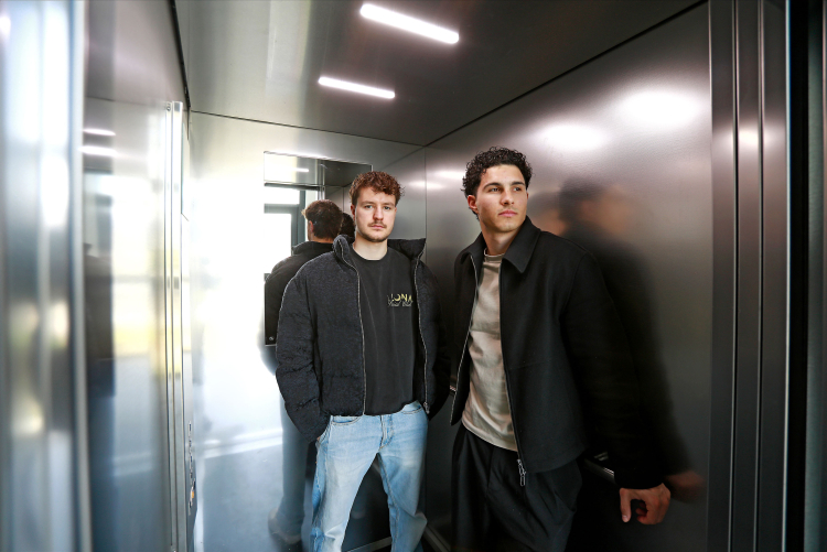 Immer weiter nach oben: Florian Weiss, 26, und Simon Ebner, 24, haben mit ihrer Agentur „Südtirol Creator“ noch viel vor.