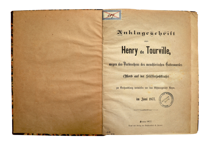 Die Sensationslust im Fall „Henry de Tourville“ war so groß, dass nicht nur die Anklageschrift als eigene Broschüre veröffentlicht wurde, sondern auch der komplette Prozessbericht. Der Prozess in Bozen sorgte für europaweites Medieninteresse und war wegweisend für die frühe Kriminalforensik.