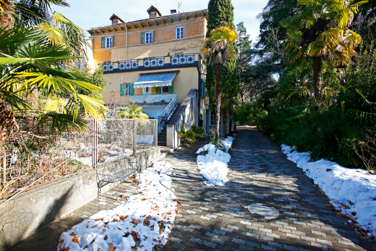 Das Mehrfamilienhaus der Familie Neumair in der Runkelsteiner Straße 22 in Bozen: Hier wurden
Laura Perselli und Peter Neumair von ihrem Sohn stranguliert.