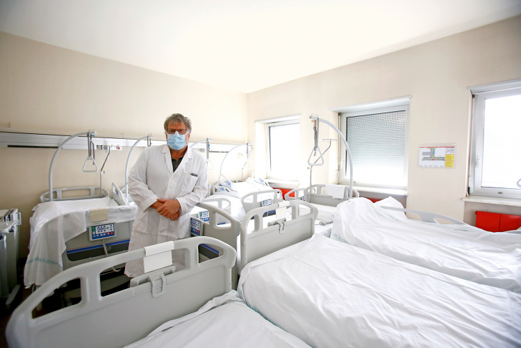 Gynäkologie-Primar Martin Steinkasserer: „Bewegen uns als Gesundheitssystem gefährlich nah an der Klippe entlang.“ Martin Steinkasserer