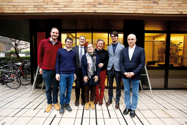 Eigentümerwechsel bei ff (von links): Raffael Pichler, Philipp Frasnelli, Karl Pichler,
Magdalena Amonn, Hellmuth Frasnelli, Manuel Saxl, Stefan Weber. Eigentümerwechsel bei ff
