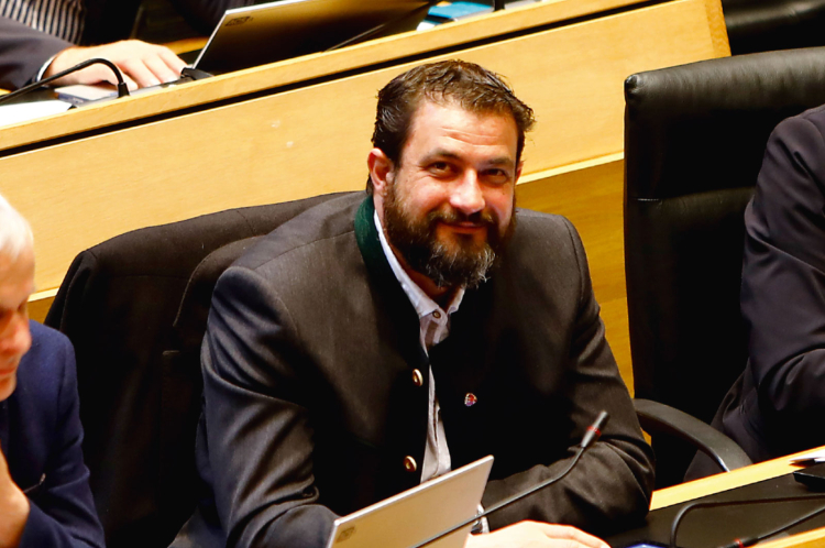 Will Dialekt im Landtag sprechen: Hannes Rabensteiners Sprachwahl sorgt für Diskussionen.