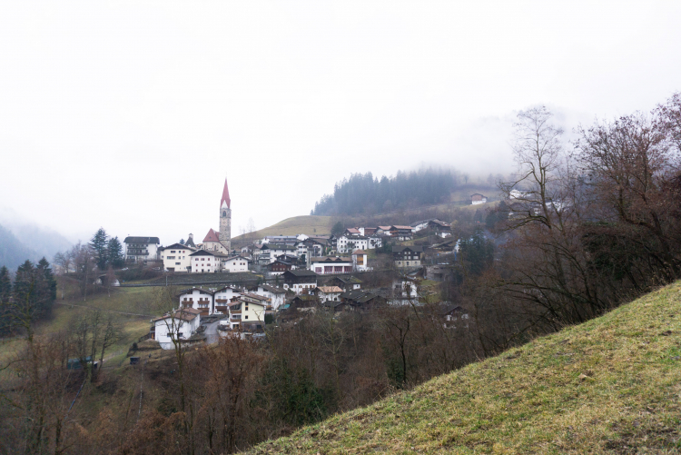 In St. Pankraz kann man bei den Gemeindewahlen nur die SVP wählen. Viele im Dorf sind damit nicht zufrieden.