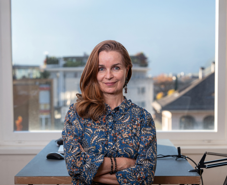 Elisabeth Tauber, 56, ist die neue Dekanin der Fakultät für Design und Künste in Bozen.
„Es geht jetzt darum“, sagt die Anthropologin, „aus dem Wissensschatz der Fakultät zu schöpfen.“