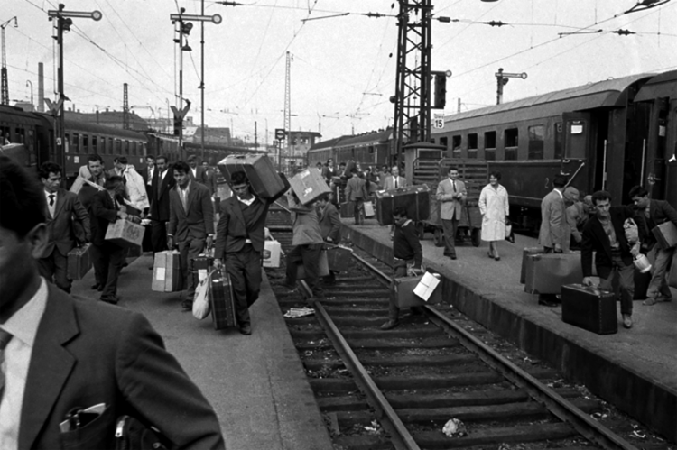 Gastarbeitern am Bahnhof München 1960