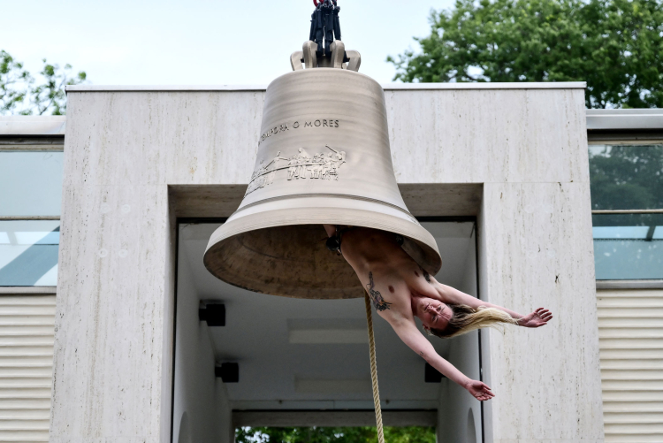 Florentina Holzinger bei der Biennale in Venedig: „Ausdauer und Widerstandsfähigkeit sind Eigenschaften, in denen wir Frauen schon immer sehr gut waren.“