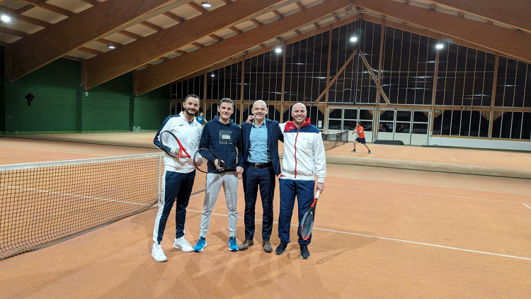 Tennishalle