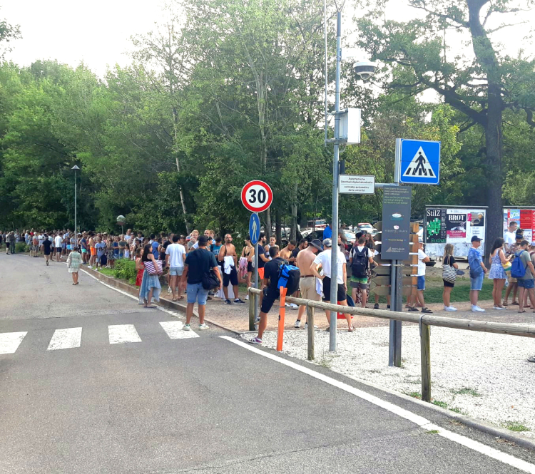 Ein „gutes Dutzend“ Flächen bewirtschaftet die MHP laut eigener Aussage in Südtirol. Unter anderem den Parkplatz von Montiggl. Parkplatz