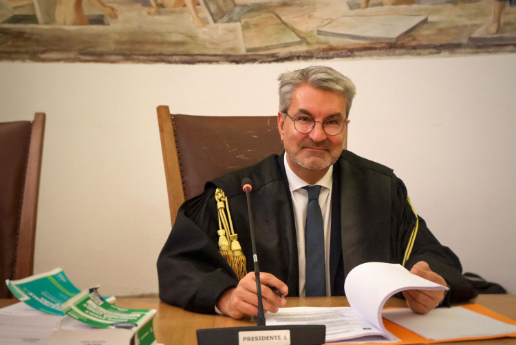 Stefan Tappeiner hat in seiner Karriere als Richter schon einige Tausend Urteile gefällt, manchmal findet er dann einen Brief in seinem Postfach: „Hey, die Strafe war schon eher hart.“