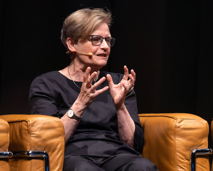 Susanne Weigelin-Schwiedrzik bei den ff-Talks am Mittwoch vergangener Woche:
„Haben Sie Angst vor einem neuen Weltkrieg? Ja, das habe ich!“