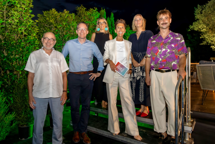 Die Gäste auf dem Podium (von links): Norbert F. Schneider, Daniel Wolff,
Evi Hilpold, ff-Direktorin Verena Pliger, Petra Wallnöfer und Christof Fauster