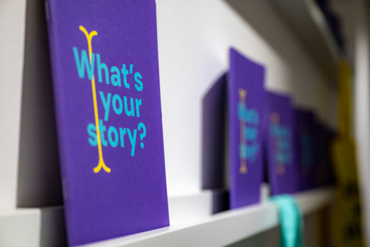 Im Kreativ-Cluster am Zollstangenplatz 4 in Bozen wurde bei einem Aperitif das Projekt „What’s your story?“ vorgestellt. Mehr Infos unter: www.whatsyourstory.bz.it.