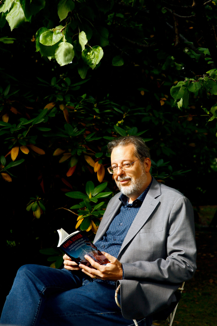 Marco Passarello, redattore del Tg regionale della Rai altoatesina ha curato lo speciale estivo di Urania. Marco Passarello