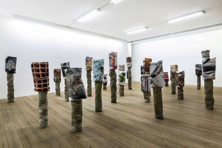 Werke des Künstlerkollektivs „Alterazione Video“ und der Künstlerin Özlem Altin in der Sommerausstellung „Kunst Meran“. Werke des Künstlerkollektivs „Alterazione Video“