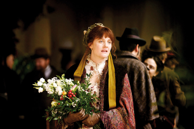 Miss Marx Eleonor (Romola Garai) 