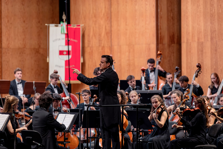 Bartók und Bruckner mit dem GMJO unter Philippe Jordan beim Bolzano Festival Bozen: große Interpretation bedeutender Werke.
