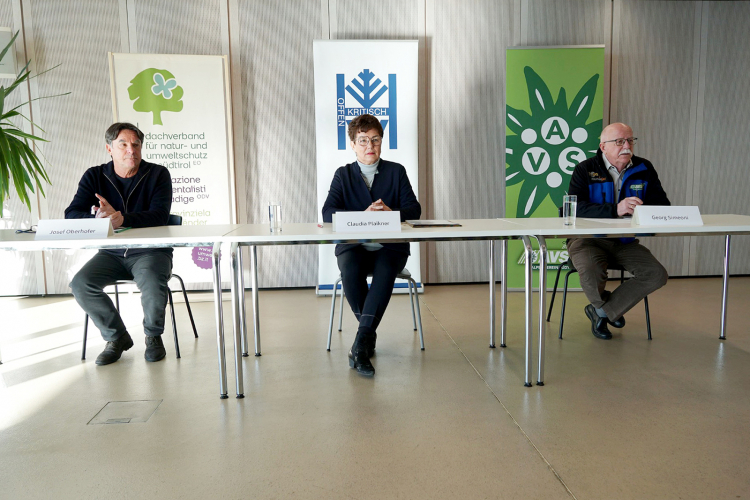 Umweltverbände treffen zusammen, von links: Josef Oberhofer, Claudia Plaikner und Georg Simeoni. Umweltverbände