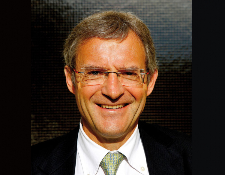 Burkard Zozin, 62, ist einer der bekanntesten Medienanwälte Südtirols. Er stammt aus Kaltern und betreibt zusammen mit Michael Steurer eine Kanzlei
in Bozen. Burkard Zozin