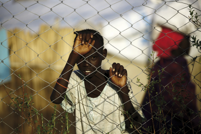 Ein südsudanesisches Kind in einem Flüchtlingslager 