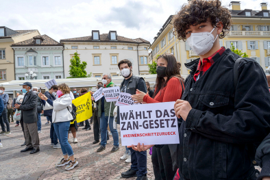Kundgebung für das „Zan“-Gesetz in Bozen
