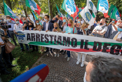 Wahlkampf als Protestzug im Bozner Bahnhofpark