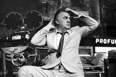 Federico Fellini sul set. 