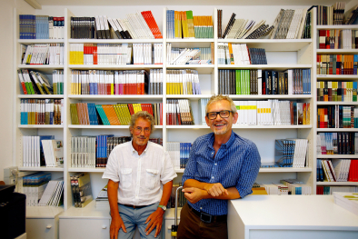 Nach der ff gründete Gottfried Solderer (hier mit dem jetzigen Verlagsleiter Thomas Kager) 
die Edition Raetia: Und betrieb ihn mit dem 
Optimisms, der ihm eigen war.