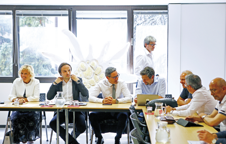 Parteileitung