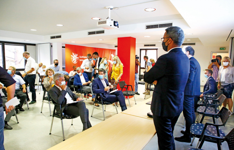 Gericht in der Parteileitung