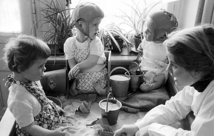 Contergan-geschädigte KInder